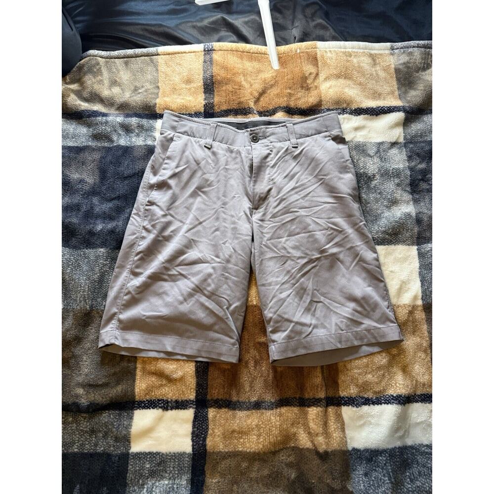 Under Armour Men’s Size 30 Gray Embroidered Golf Shorts